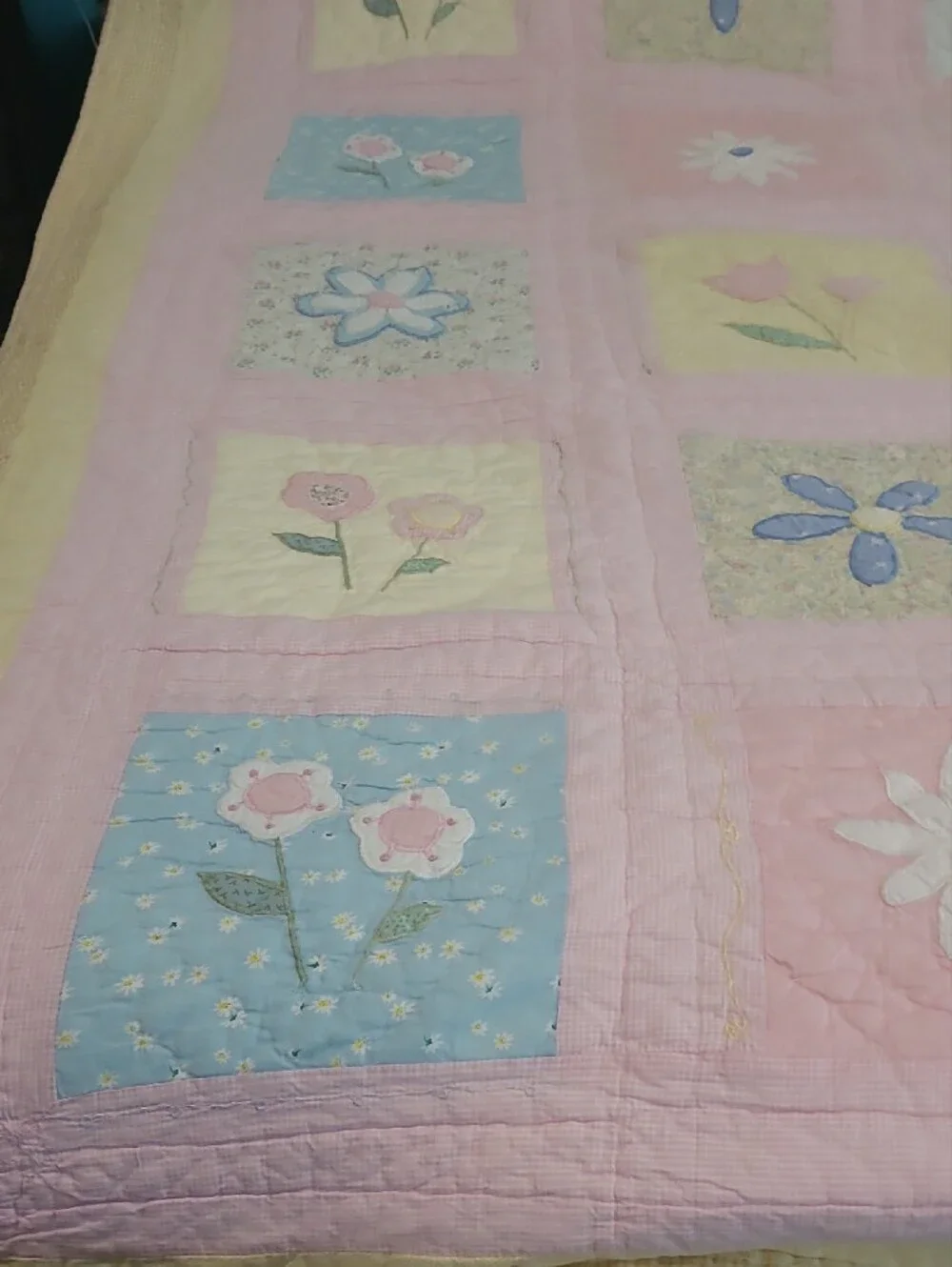 Cutter Quilt Pastel Pink Appliqué Floral Quilt - Soft Patchwork Bedding